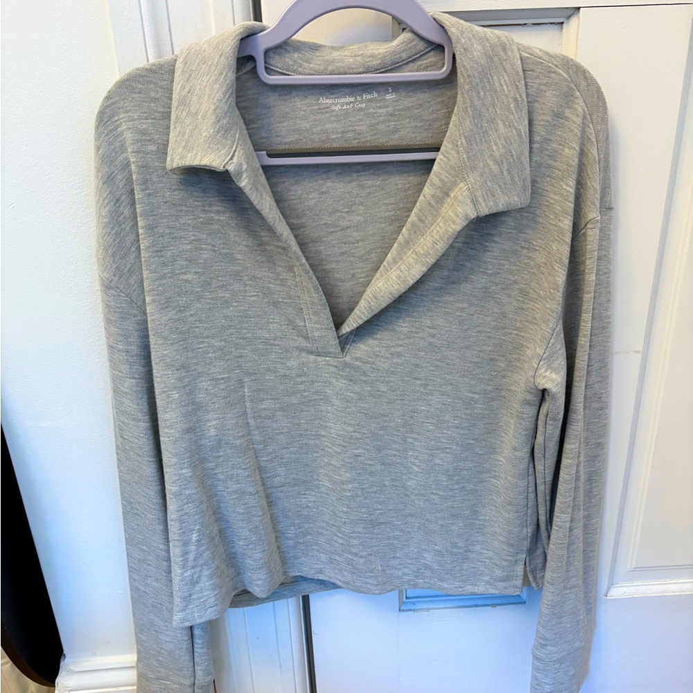 Abercrombie grey lounge top